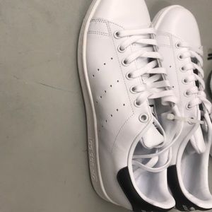 Black & White woman Stan Smith